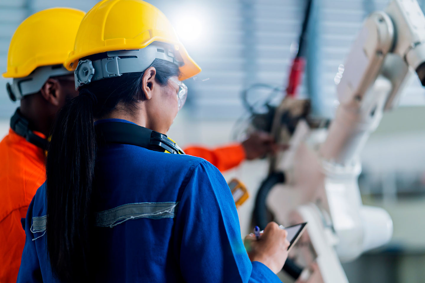 engineers-industrial-robotics-automation-tablet