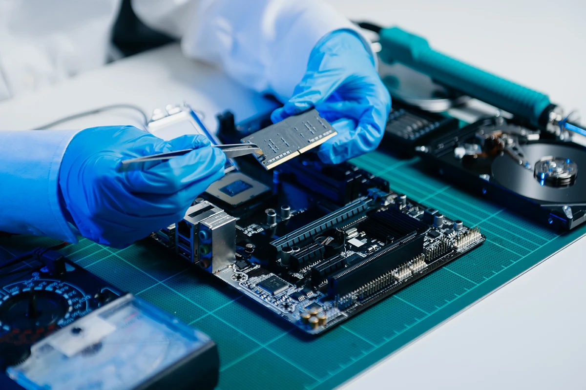 Fabricación de Electrónica